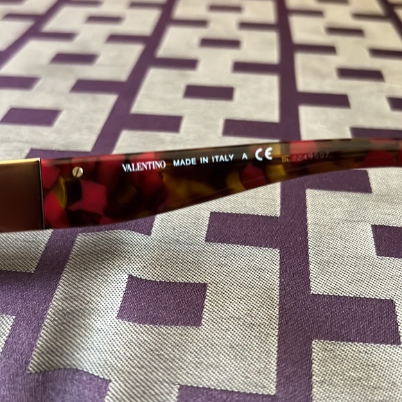 Valentino Garavani rock studded Sunglasses VA4111 519413 NEW - Picture 5 of 7